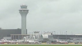 Severe weather prompts ground stop at Chicago airports, leaves thousands without power