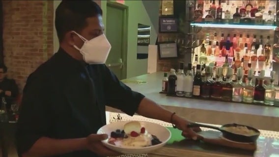 Push in Illinois to raise minimum wage for tipped workers