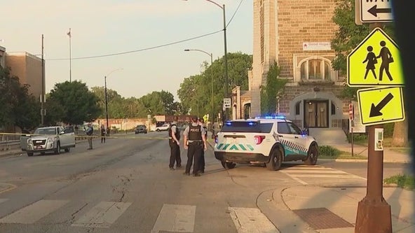 2 adults wounded after gunman opens fire on vehicle carrying children in Englewood