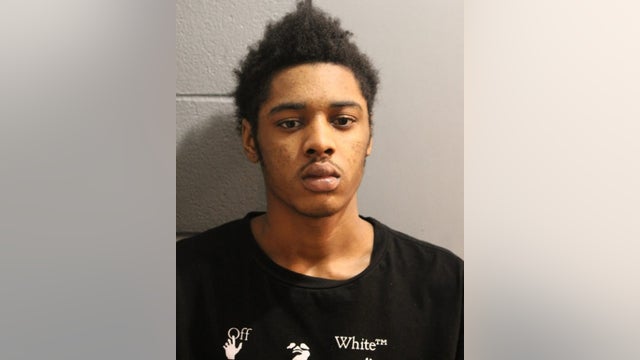 18-year-old fatally shot man inside vehicle on Chicago's South Side: police