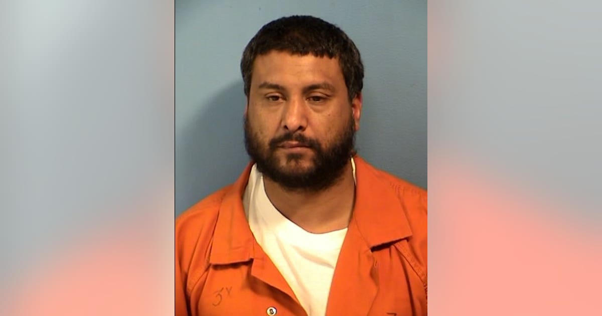 Aurora man charged with robbing woman of her purse in Addison | FOX 32 ...