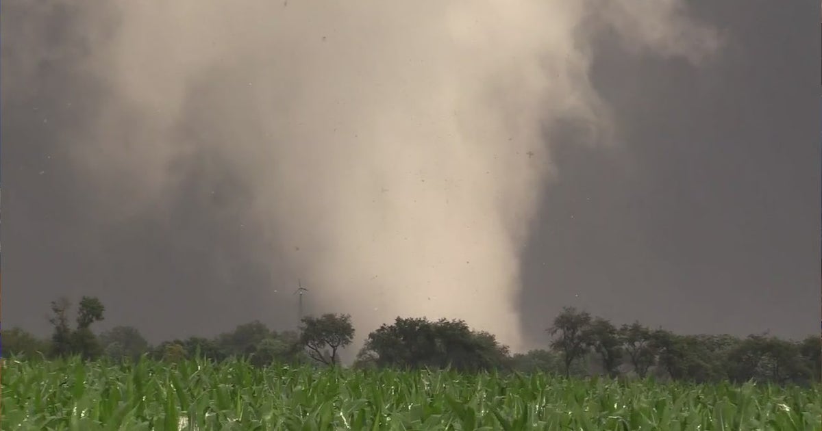 Numerous tornadoes spotted across Chicago area as storms barrel through ...