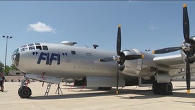 Historic WWII aircraft land in Chicago area, offering rides to the public