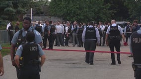 Chicago cop shot in hand in Englewood was shot by another officer: COPA