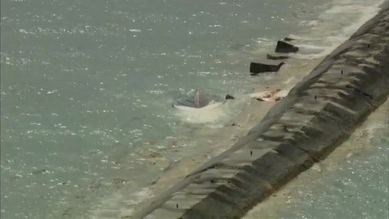 Woman killed, 6 others injured after boat capsizes near Navy Pier