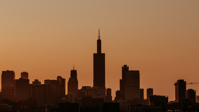 Chicago weather: Pleasant weekend gets off to rainy start