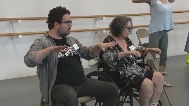 Parkinson's patients find freedom through ballet program