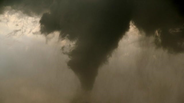 Illinois expands its tornado total lead for the country