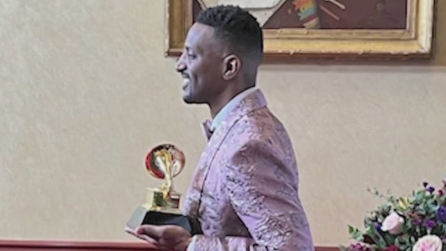 Chicago Grammy-winning poet chosen as grand marshal of Billiken parade