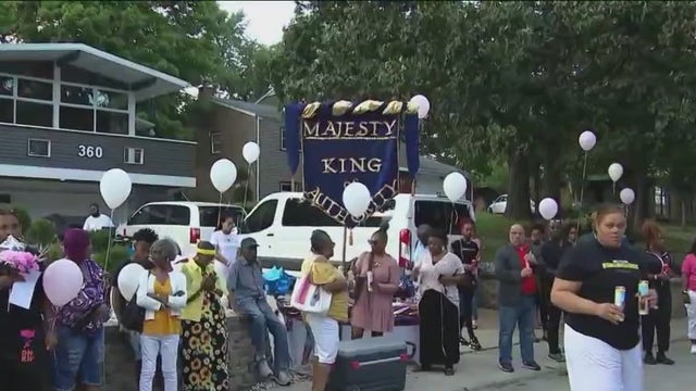 Mother of 5-year-old girl allegedly killed by grandparents attends community vigil