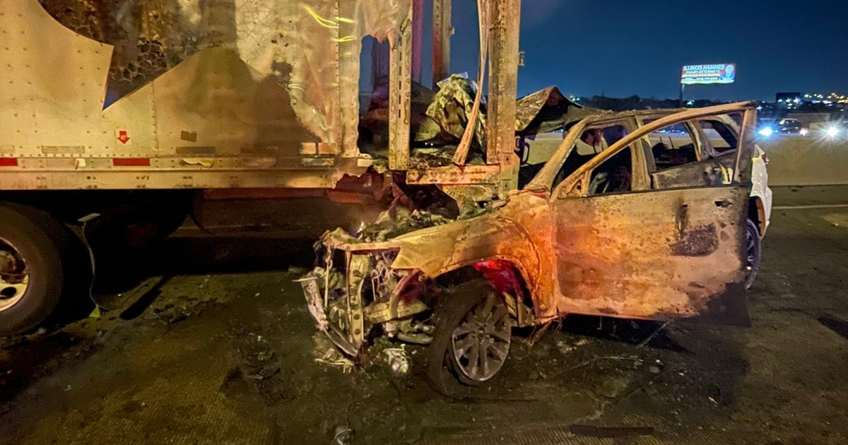 SUV slams into back of semi-truck on Dan Ryan, driver critically ...