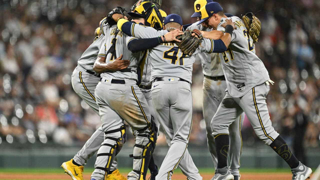 Canha double in 10th lifts Brewers over White Sox 7-6 as Milwaukee