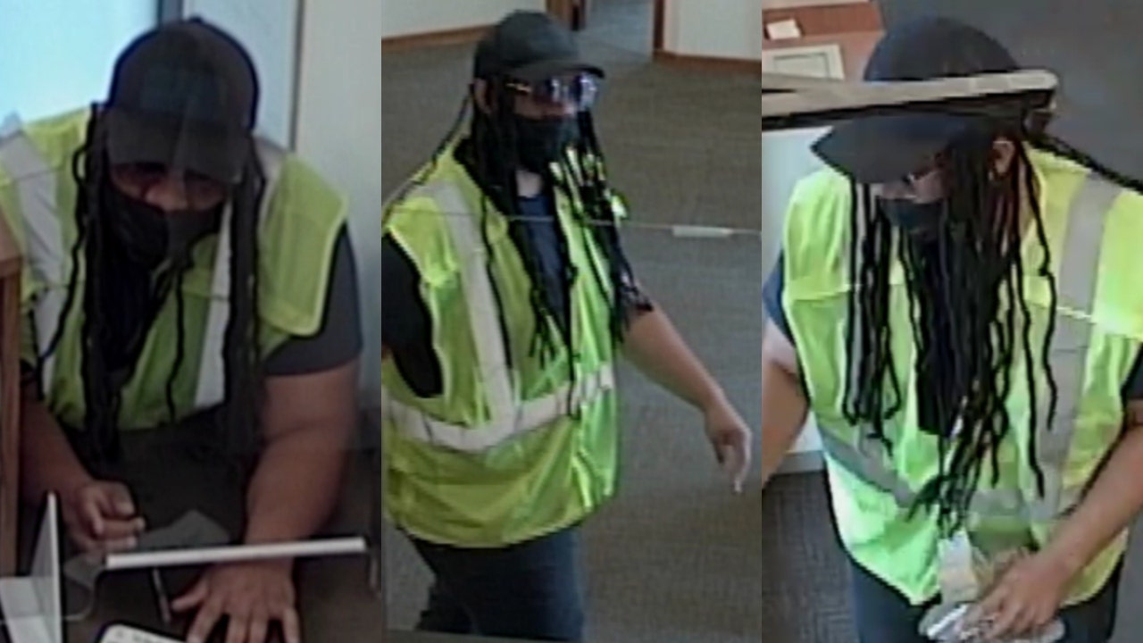 Schaumburg bank robbery: FBI searching for armed suspect in bank