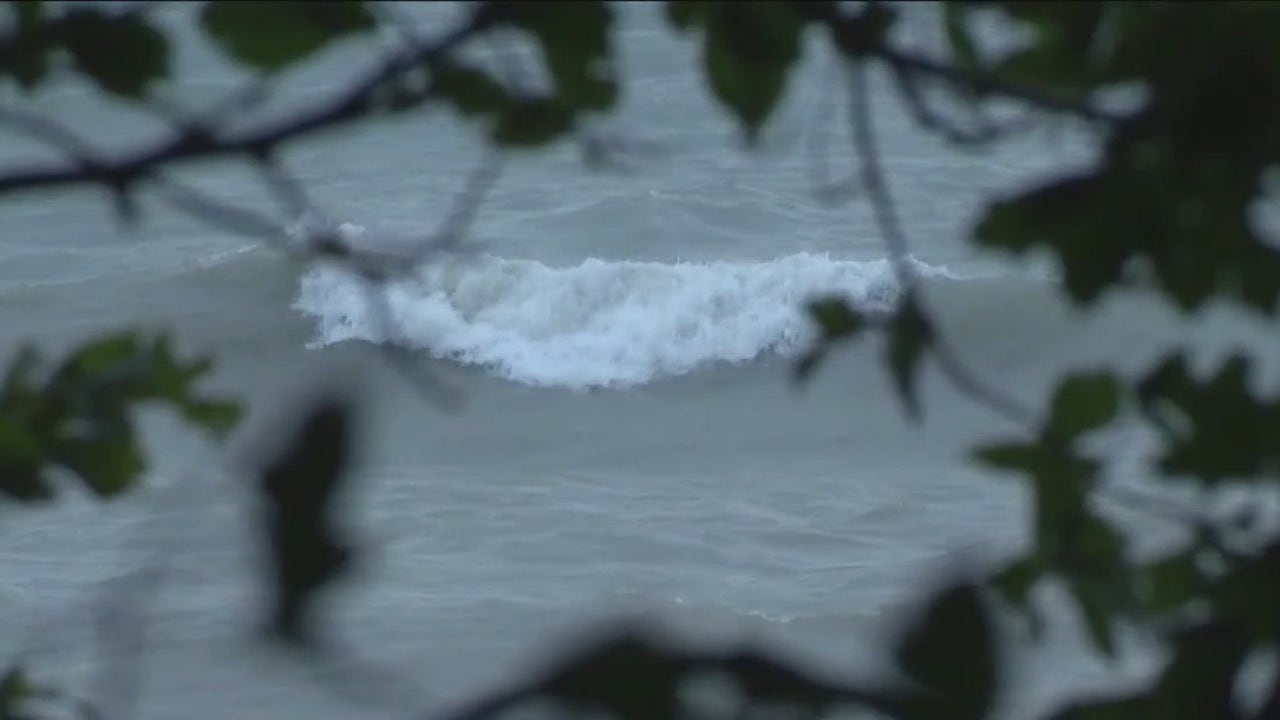 Crews search for man who went missing in Lake Michigan - Vimarsana News