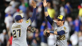 Yelich hits leadoff homer as Brewers beat Cubs 6-2 for 9th straight win