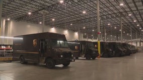 UPS to hire workers for new Chicago facility