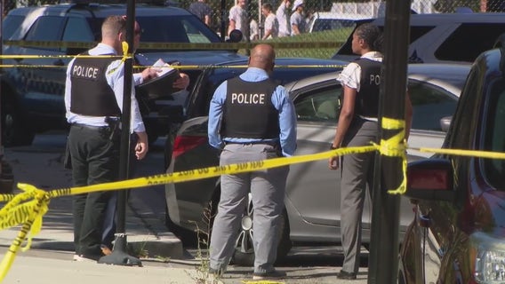 Man, 4-year-old boy shot while inside vehicle in Woodlawn