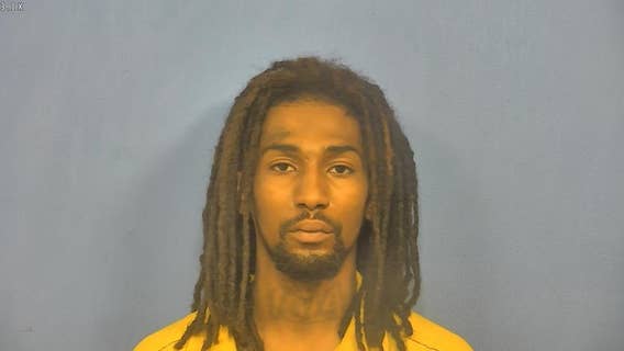 Man out on bond for felony gun charges in Cook County arrested again for stealing vehicle: prosecutors