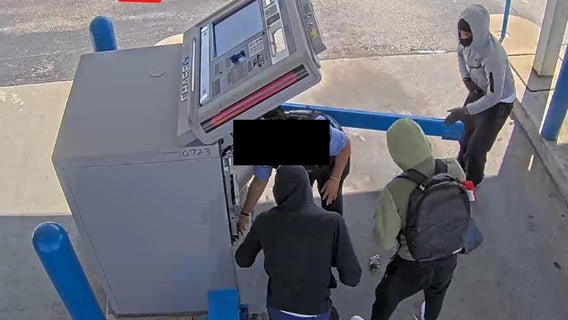 3 men with guns rob armored vehicle in Lansing: FBI