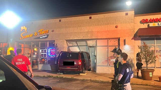 Driver charged with DUI after crashing car into Zion daycare