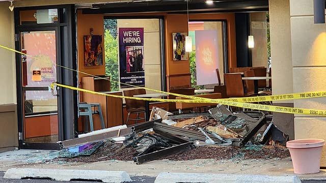 Vehicle crashes into Taco Bell in Darien