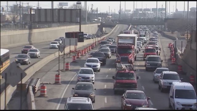 Illinois Tollway deploys 24/7 hot weather patrols to assist stranded drivers