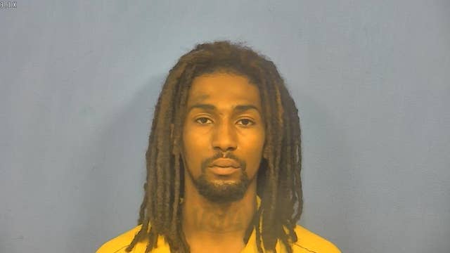 Man out on bond for felony gun charges in Cook County arrested again for stealing vehicle: prosecutors