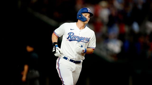 Seager homers in return, Dunning Ks 11 as Rangers maintain AL West lead, beating White Sox 11-1
