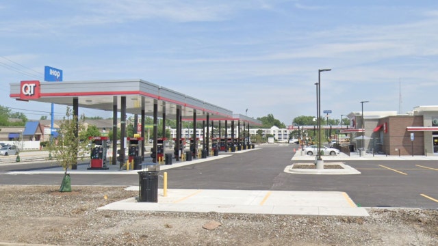 Cook County man killed during armed robbery outside gas station
