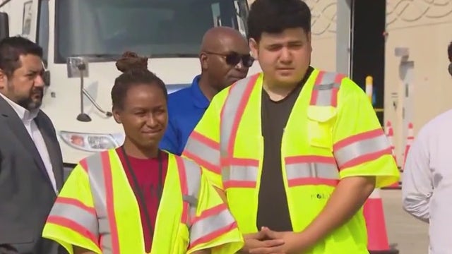 Peoples Gas honors two utility workers for life-saving actions