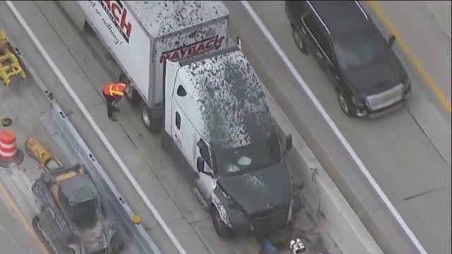 Tar spills on roadway in northwest Indiana causing express lane closure