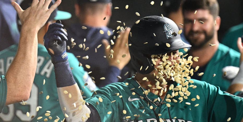 MLB: Mariners beat White Sox 6-3 to match season high with 8th straight win  on Tuesday