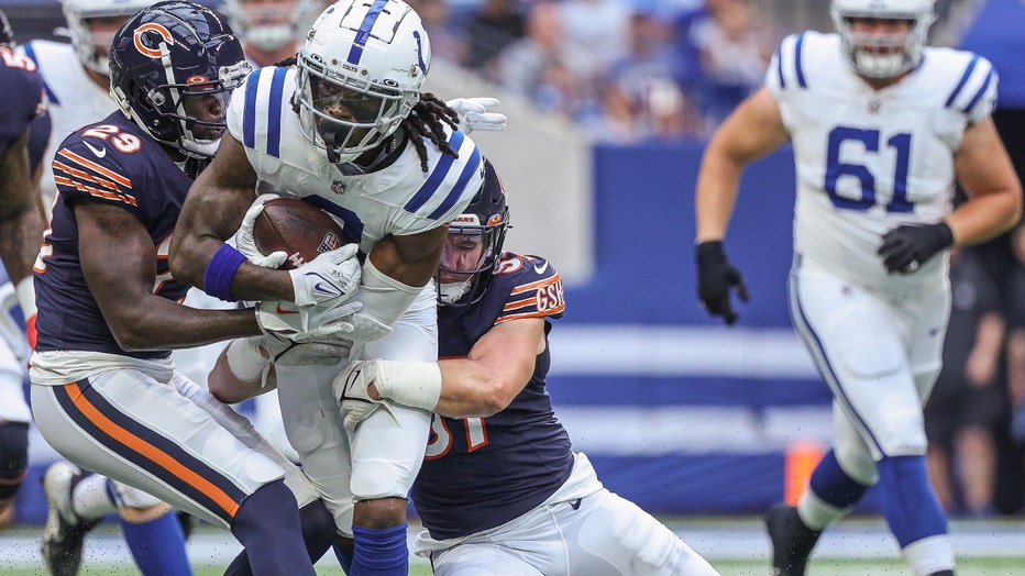 Richardson, Fields sit out as Colts rally past Bears, 24-17