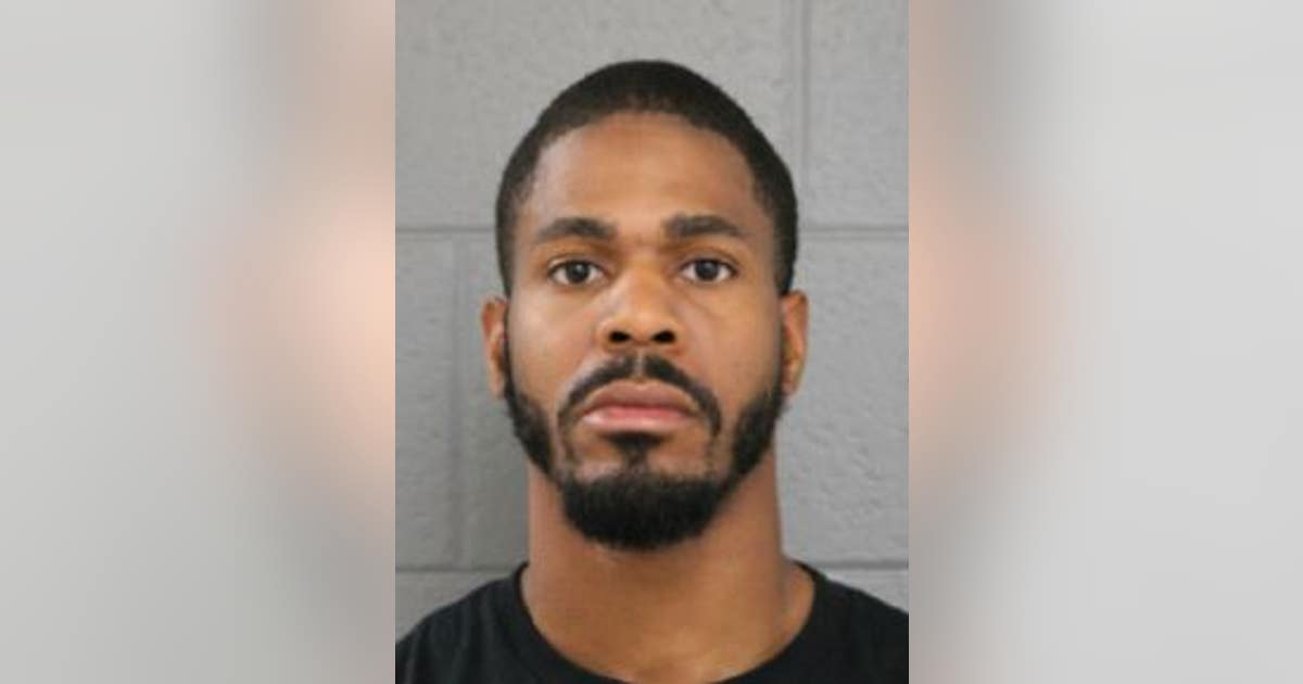 Chicago man charged with robbing Southwest Side business at gunpoint ...