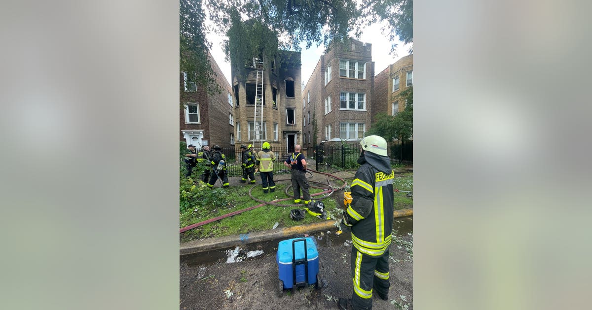 Firefighter injured while battling blaze in Chatham | FOX 32 Chicago