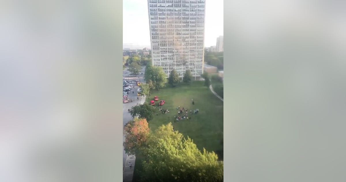 Two people injured in apartment fire in Chicago high rise | FOX 32 Chicago