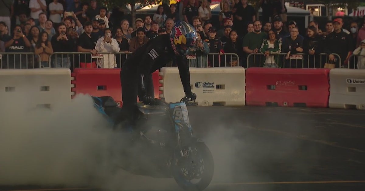 Red Bull Showrun makes pit stop in Chicago | FOX 32 Chicago