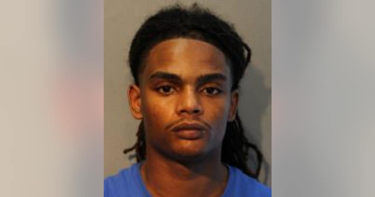 Man charged in 2021 armed carjacking in West Englewood | FOX 32 Chicago