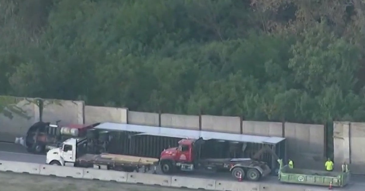 Semi driver injured after truck rolls over on I-294 ramp | FOX 32 Chicago