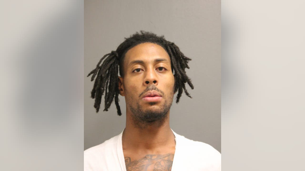 芝加哥一名男子被控以持刀威胁抢劫汽车