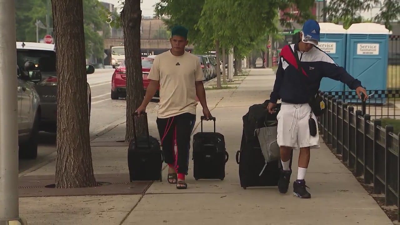 Chicago Grapples With Housing Crisis As Record Number Of Migrants   Migrants 