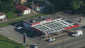 Man fatally shot outside Chicago gas station