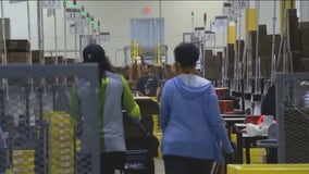 Amazon workers rally in Humboldt Park