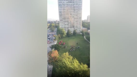 Two people injured in apartment fire in Chicago high rise