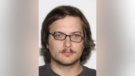 Convicted sexual predator sues mustard company for misleading 'custumers' with packet packaging