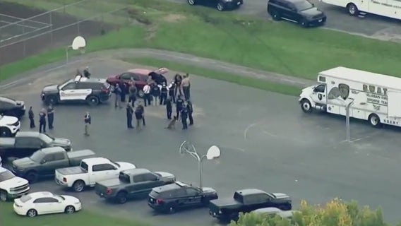 Armed robbery suspect dead after standoff in Markham