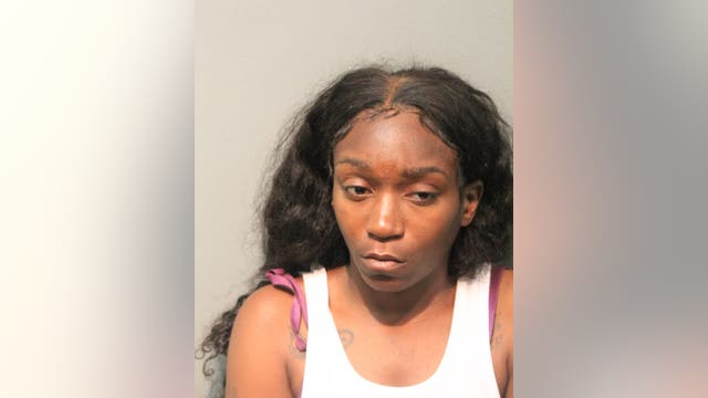 Chicago woman charged with unleashing dogs on police officers in West Garfield Park
