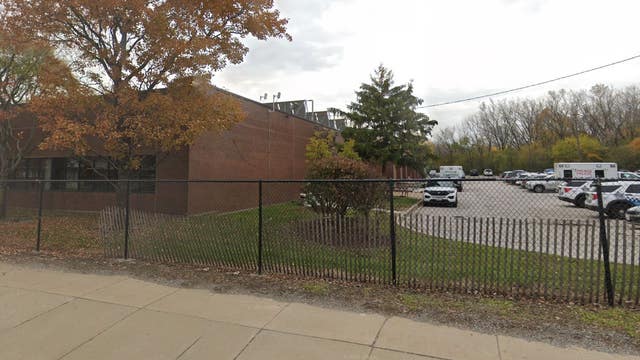 Prisoner briefly escapes police facility in South Deering