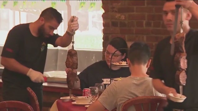 Chicago restaurant workers another step closer to receiving minimum wage boost