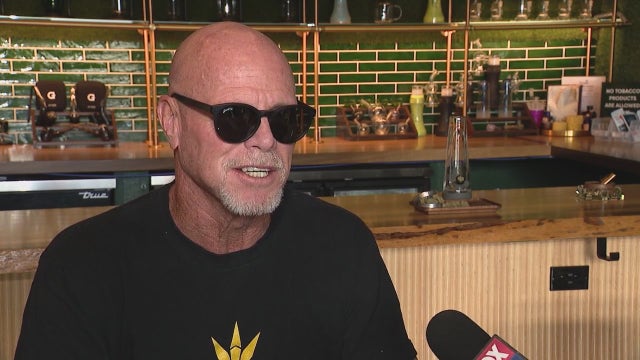 Bears fans flock to suburban dispensary as legendary QB Jim McMahon's cannabis brand launches in Illinois